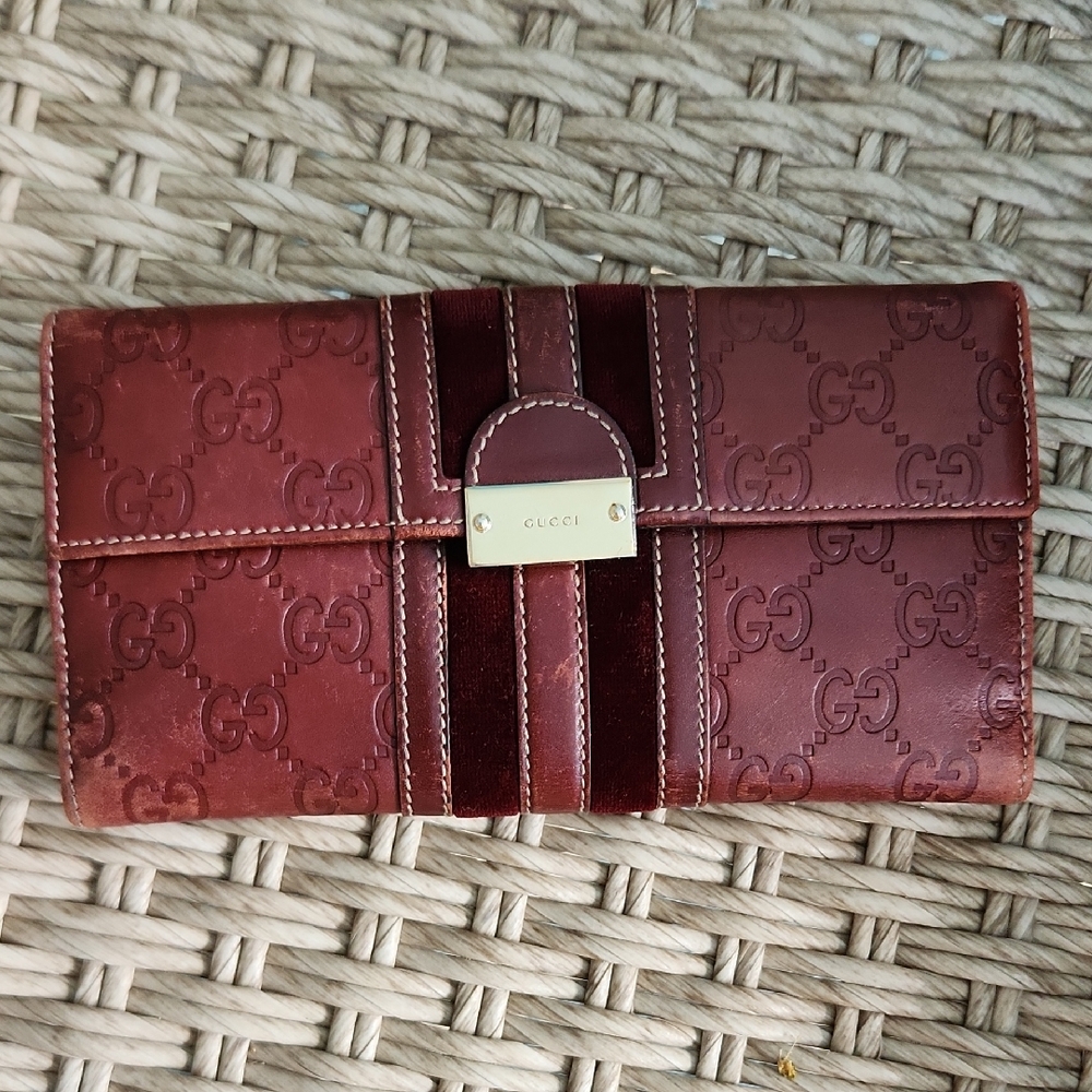 Gucci Vintage Burgundy Leather Wallet